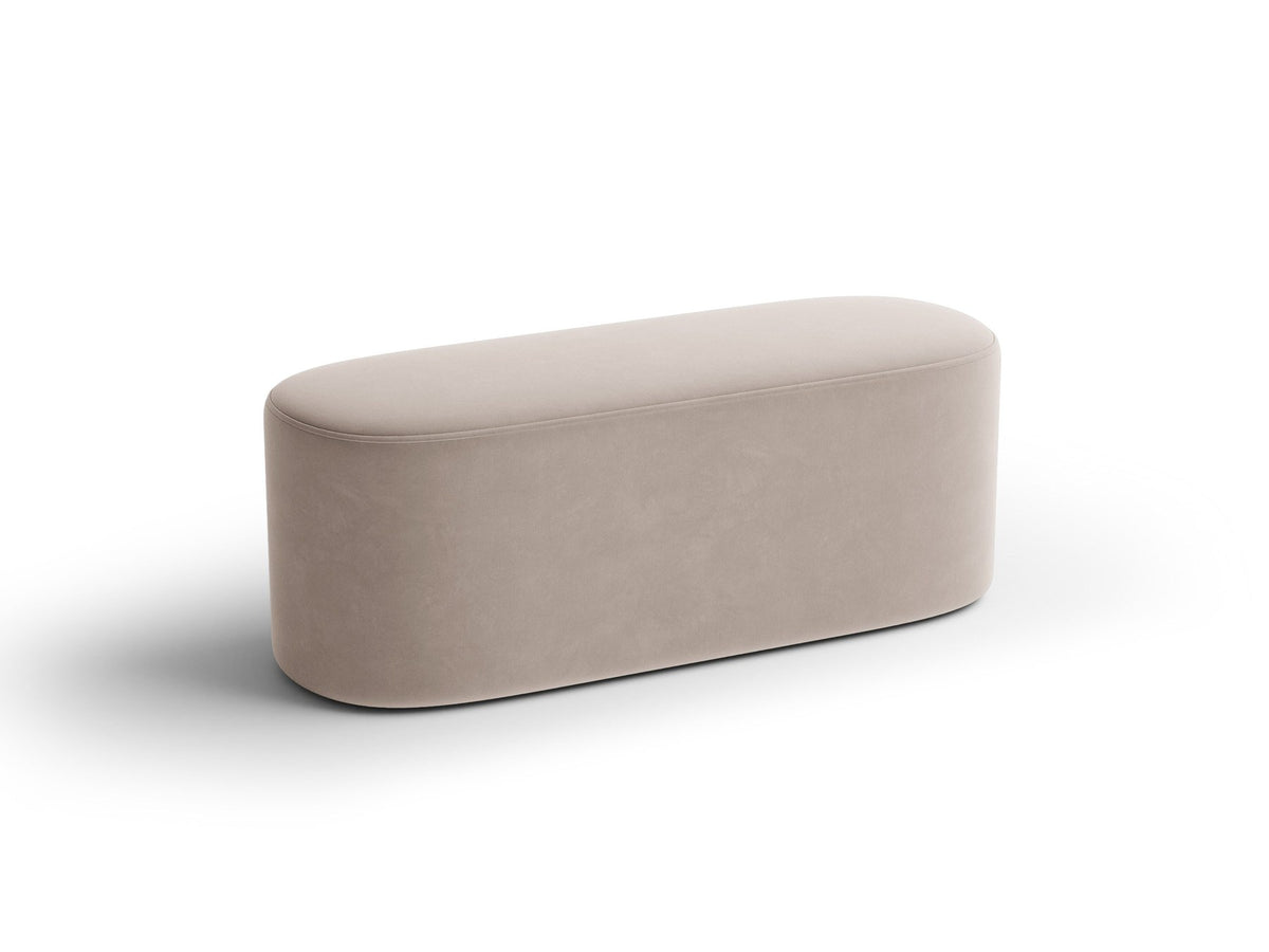 Weisse Sitzbank Dia von Micadoni mit gepolstertem Bouclé-Bezug, schwarzen Kunststoffbeinen und kompaktem, rechteckigem Design.