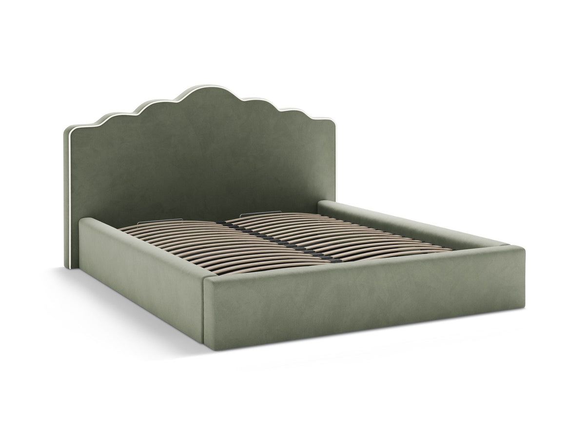 Samtbett Dream von Micadoni in Elfenbein mit hohem gepolstertem Kopfteil, Bettkasten und Beinen aus Polypropylen.