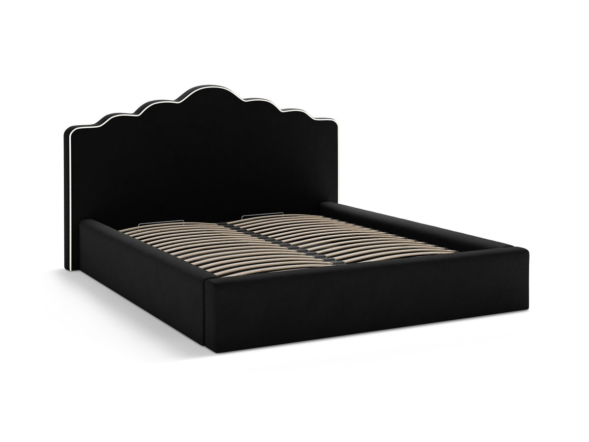 Samtbett Dream von Micadoni in Elfenbein mit hohem gepolstertem Kopfteil, Bettkasten und Beinen aus Polypropylen.