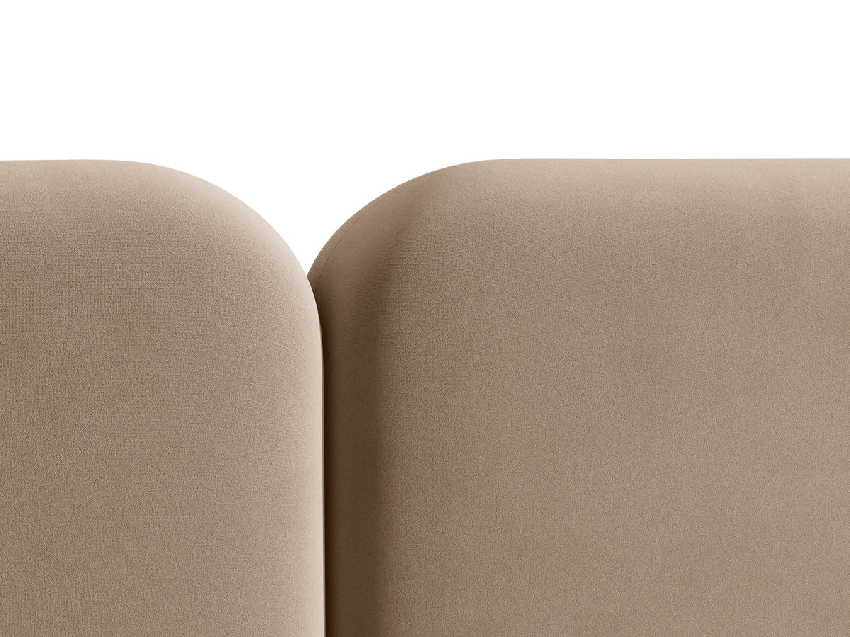 Saga Stauraumbett mit Kopfteil in Mandel beige, Bezug aus Magic Velvet Stoff, schwarze Kunststoffbeine, Bettkasten mit Gas-Lift-Mechanismus sichtbar.