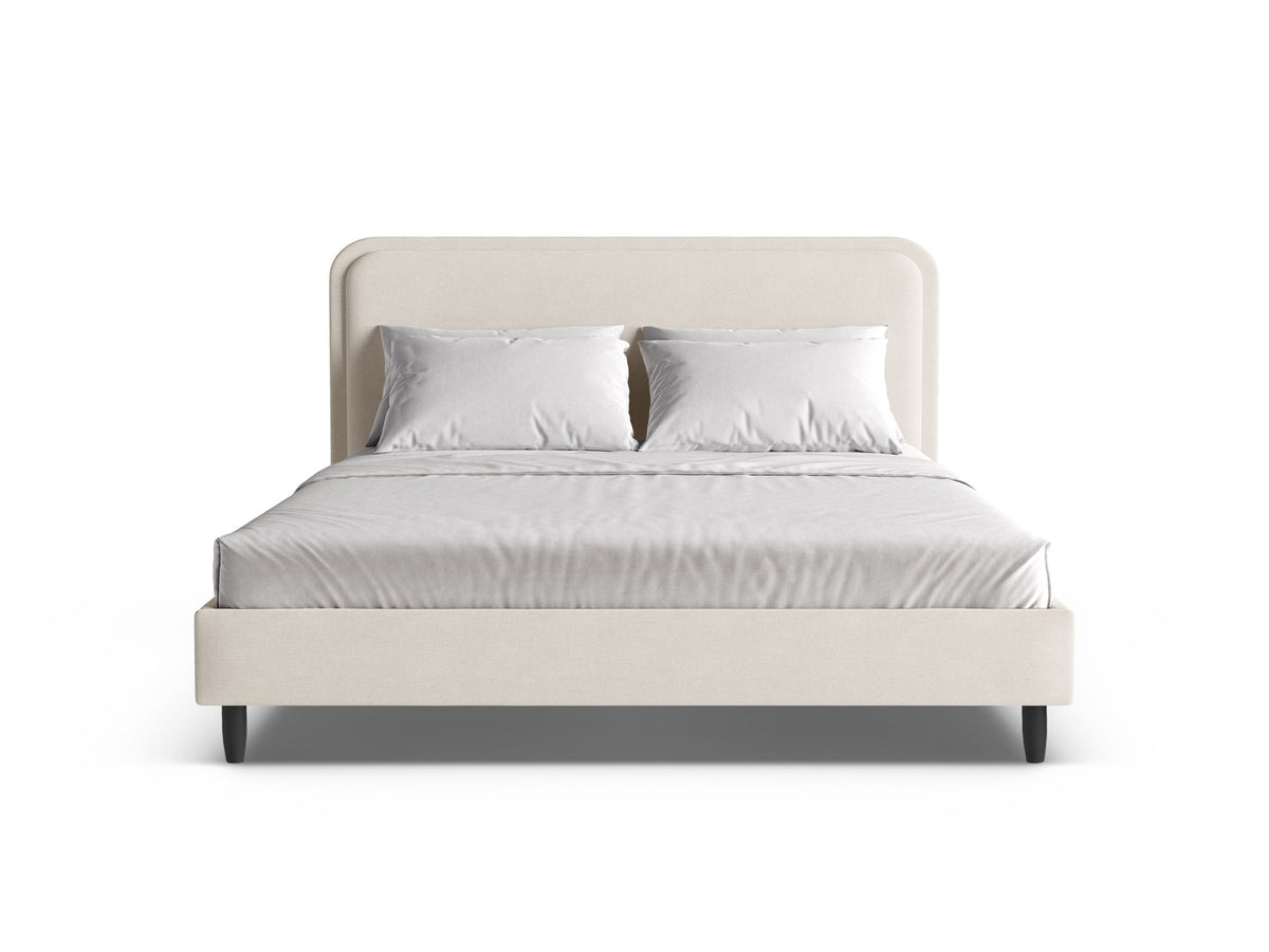 Aveline Bett mit Kopfteil in Ivory-Wind von Micadoni, 160 x 200 cm, mit gepolstertem Kopfteil und schwarzen Holzbeinen, Rahmen aus Möbelplatte und Sperrholzlatten.