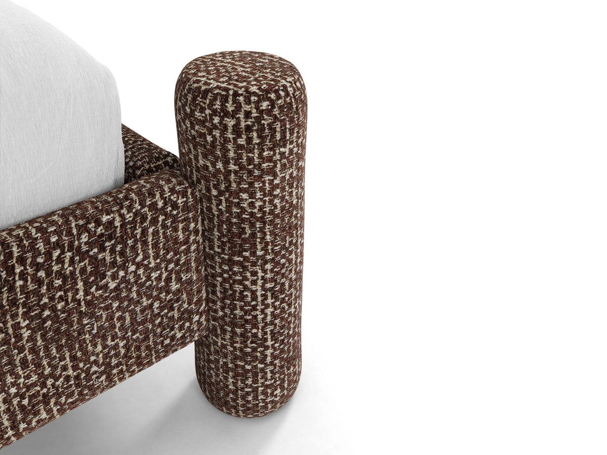 Polstergestell des Vera Betts mit abgerundetem Kopfteil in Chenille-Stoff Perfect Harmony, hellbeige, mit gepolsterten Holzbeinen.