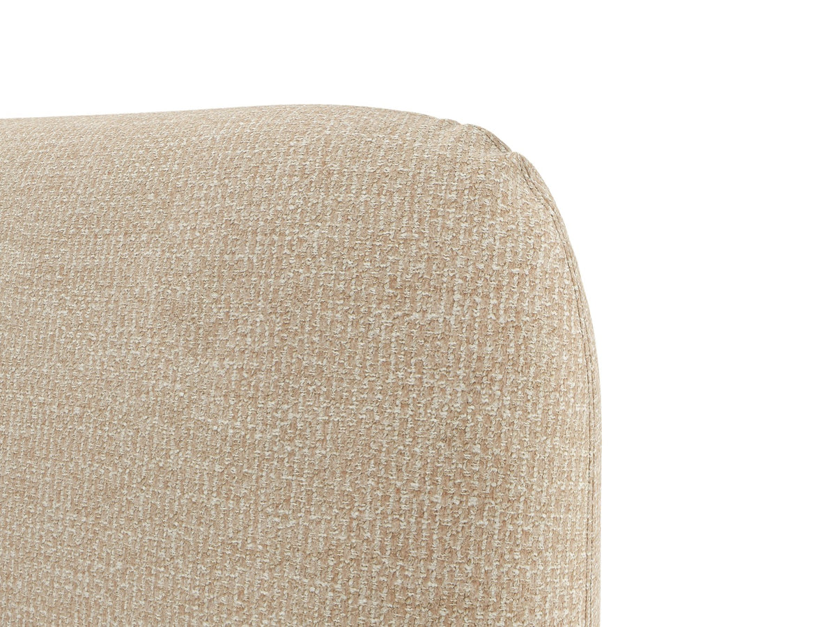 Polstergestell des Vera Betts mit abgerundetem Kopfteil in Chenille-Stoff Perfect Harmony, hellbeige, mit gepolsterten Holzbeinen.