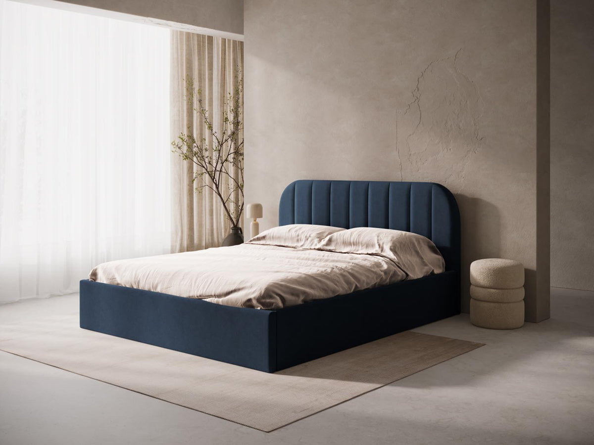 Susan Bett mit Stauraum 180cm in Royal Blue-Moly präsentiert im Onlineshop von KAQTU Design AG. Bett ist von Micadoni