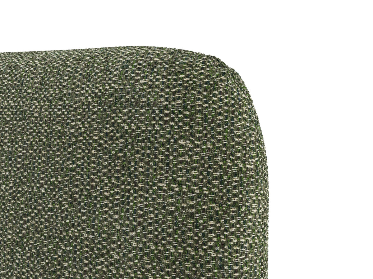 Foto des Vera Betts mit gepolstertem, abgerundetem Kopfteil in leichtem Beige, Chenille-Stoff, Holzbeinen und Doppelbett-Rahmen.