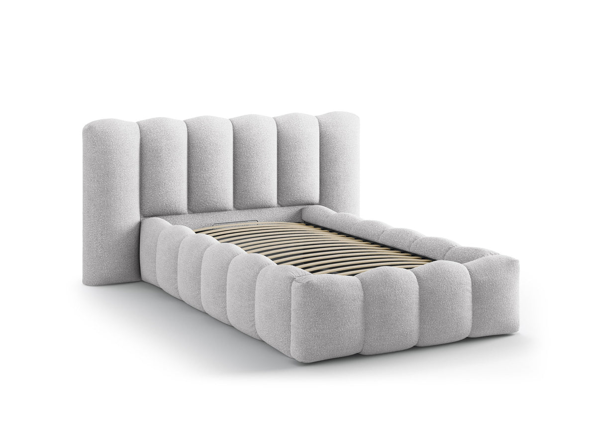 Lupine Stauraumbett mit Kopfteil 90 x 200 cm von Micadoni in Light Beige-Moly, Metallrahmen mit Sperrholzlatten und schwarzen Kunststoffbeinen.