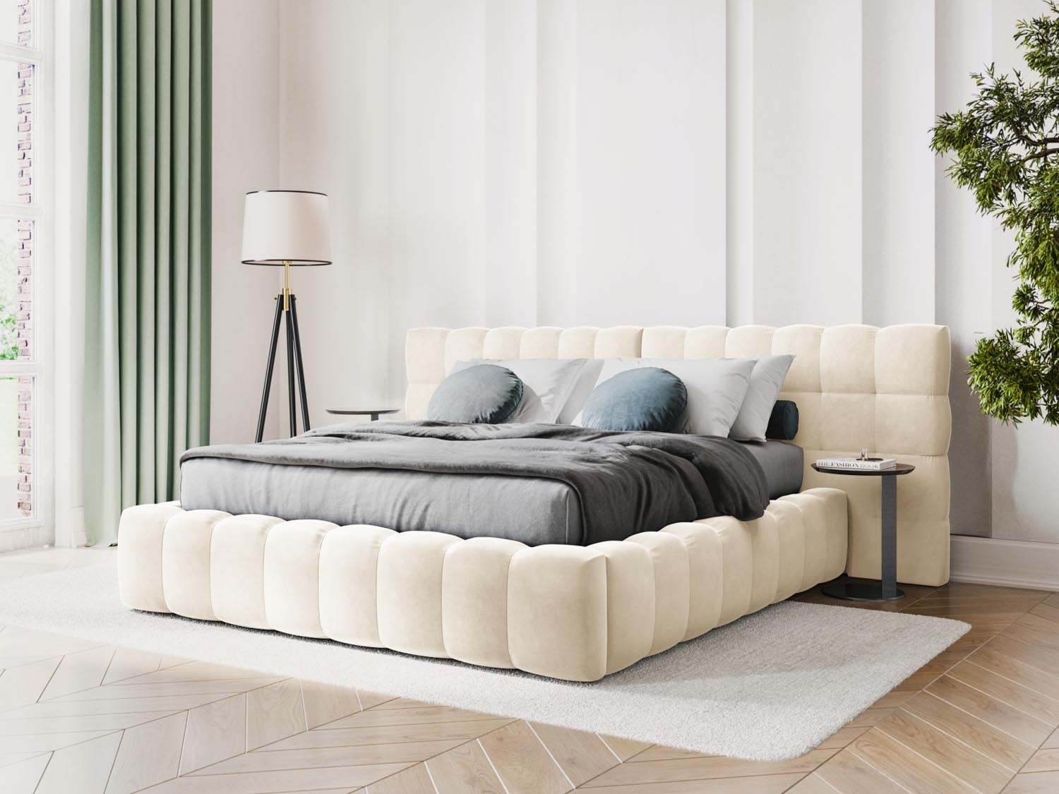 Elegantes Mamaia Boucle Bett in Light Beige mit praktischem Stauraum und doppeltem Headboard, ideal für stilvolle Schlafzimmer.