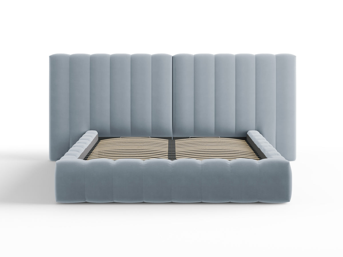 Kelp Bett mit Stauraum und double Headboard 160cm in Light Blue-Bluvel präsentiert im Onlineshop von KAQTU Design AG. Bett ist von Micadoni