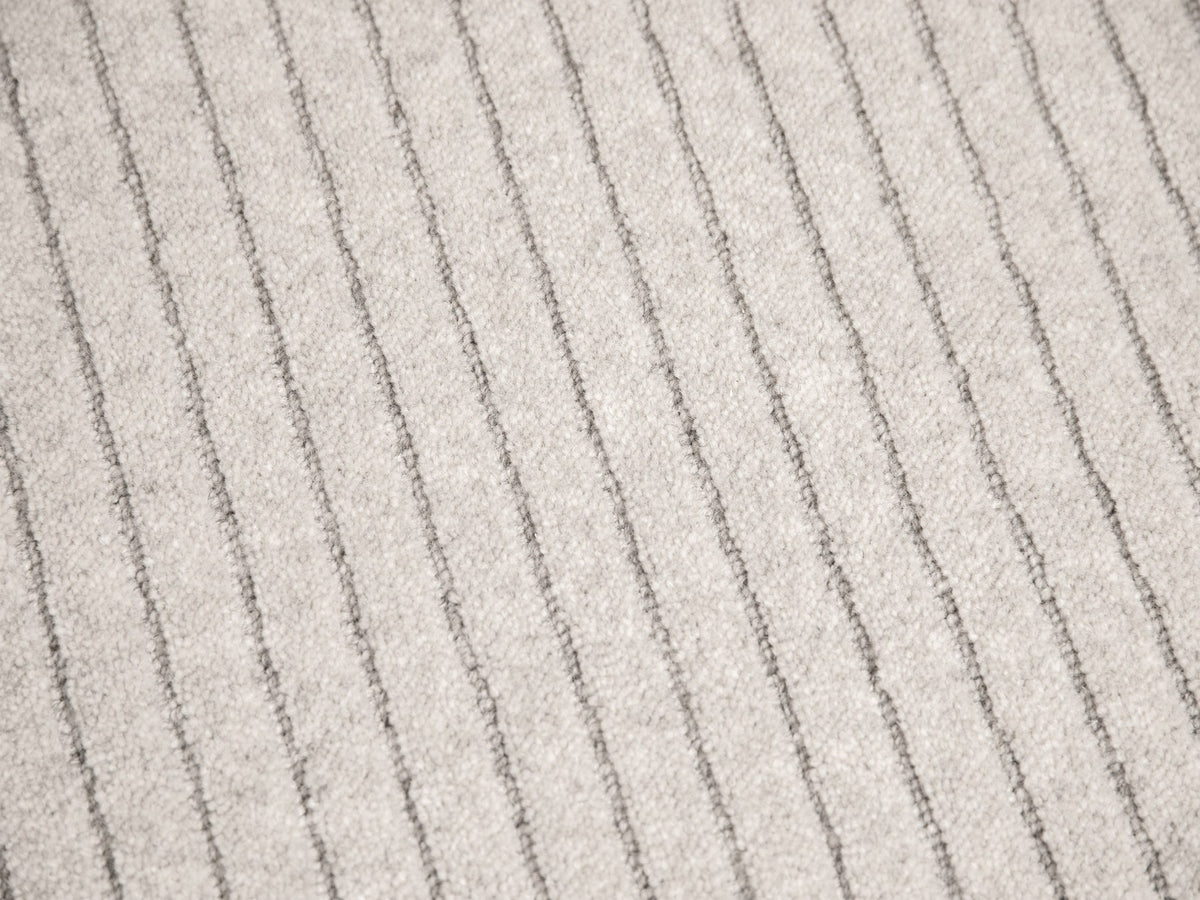 Hellgrauer Rokel Teppich von Micadoni aus Wolle mit Streifenmuster, Schnitt- und Schlingenflor, Grösse 230x160cm.