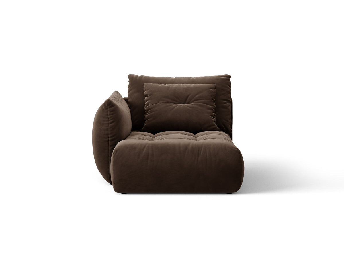 Beige Chaiselongue Bloom von Micadoni mit Veloursbezug Casino Pearl, schwarzen Kunststoffbeinen und gepolsterter Rückenlehne.