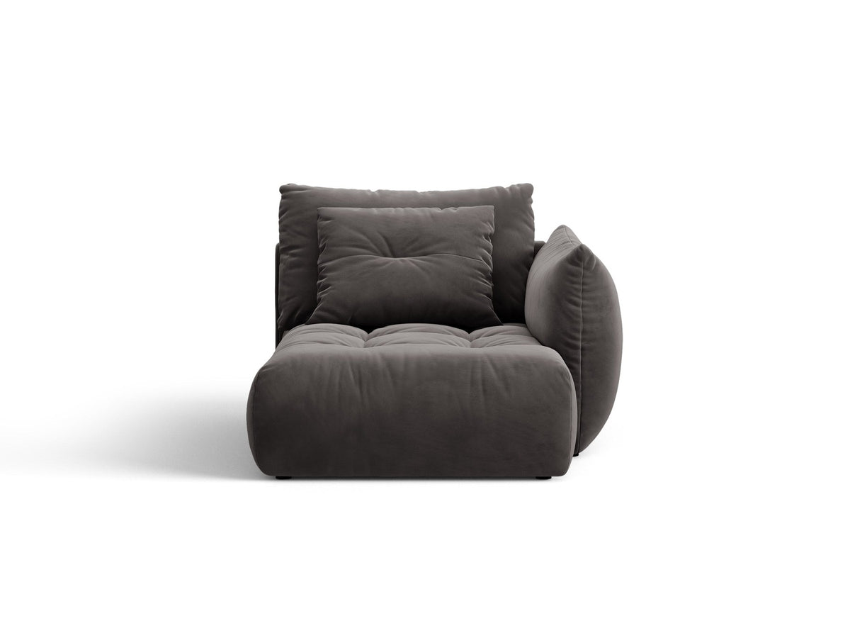 Modulares Sofa Bloom Chaiselongue von Micadoni in leichtem Beige mit Casino-Velours-Bezug, schwarzen Kunststoffbeinen und rechter Ausrichtung.