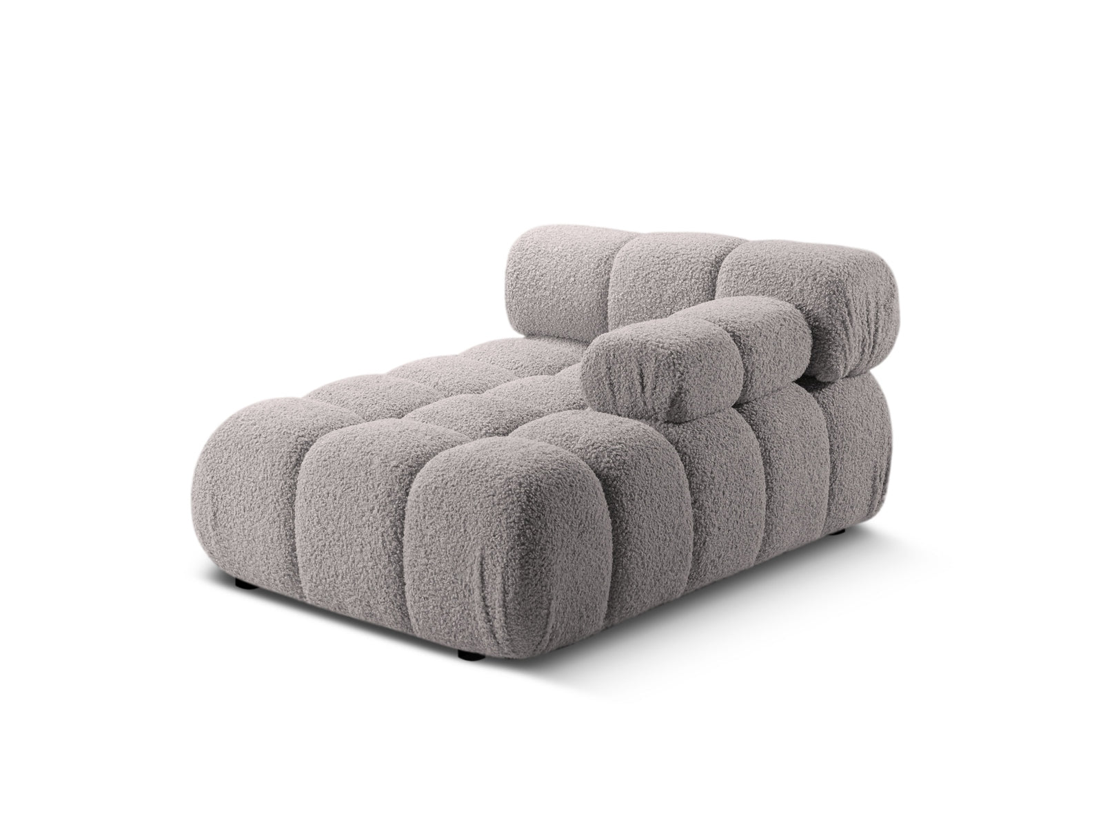 Erleben Sie das Bellis Boucle Sofa Chaise Lounge rechts von Micadoni – ein stilvolles Möbelstück, das Komfort und Eleganz in Ihr Zuhause bringt.
