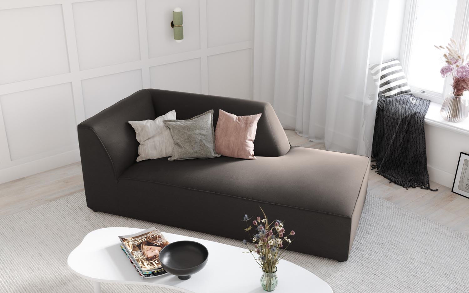 Entdecken Sie das stilvolle Ruby Velour Sofa Chaise Lounge rechts von Micadoni – ein elegantes Möbelstück für Ihr modernes Wohnzimmer.