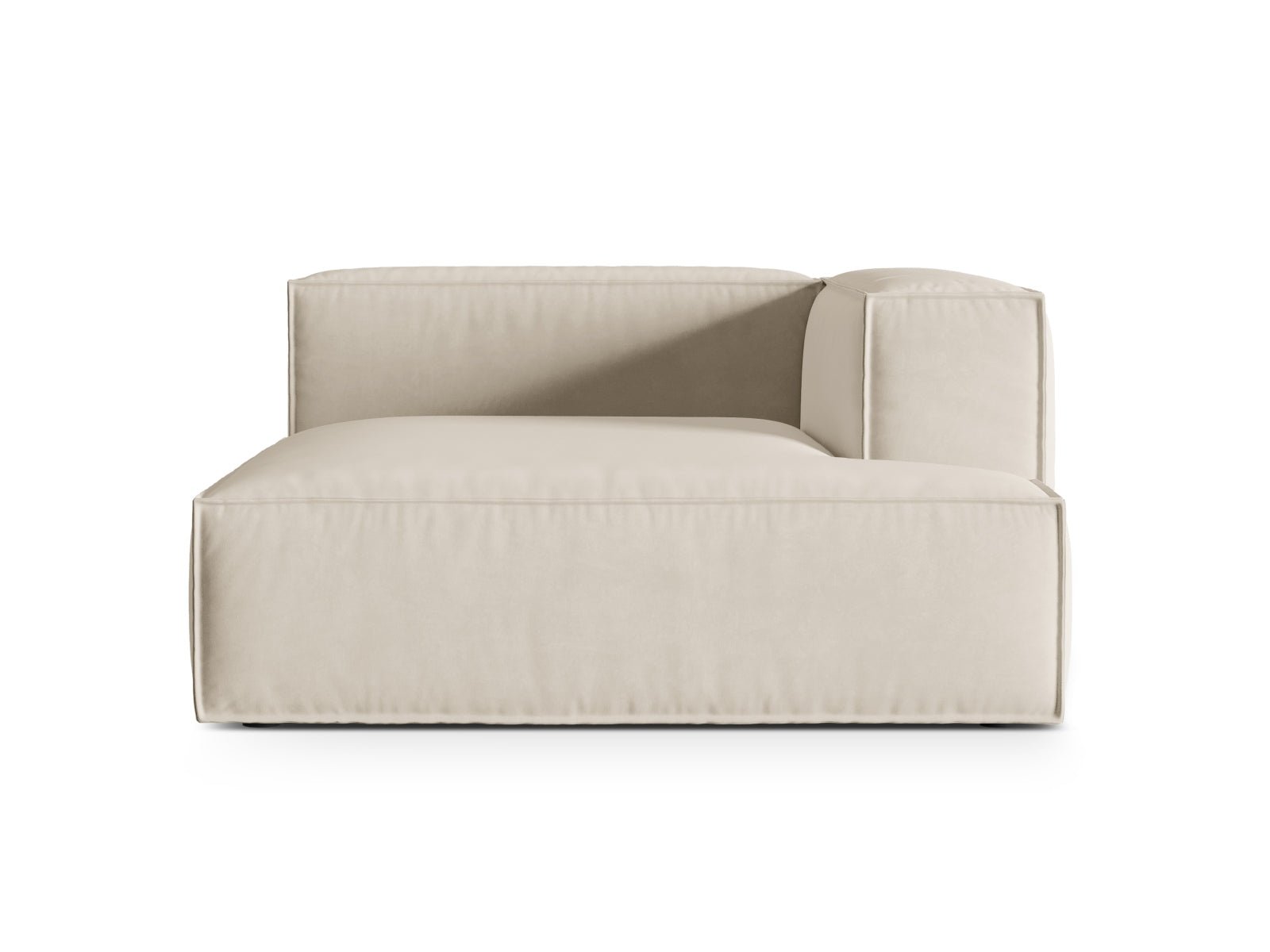 Elegante rechte Nuria Velour Chaise Longue von Micadoni, ideal für komfortable Entspannung und geschmackvolle Wohnräume.