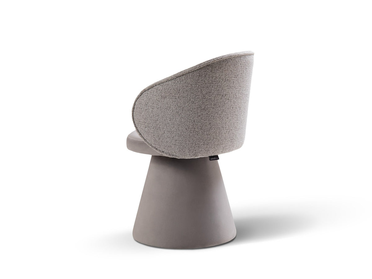 Drehstuhl Inez mit beige meliertem Bezug, Sitzfläche aus Samt, Rückenlehne aus strukturiertem Stoff, Beine aus Samt, geometrische Form.