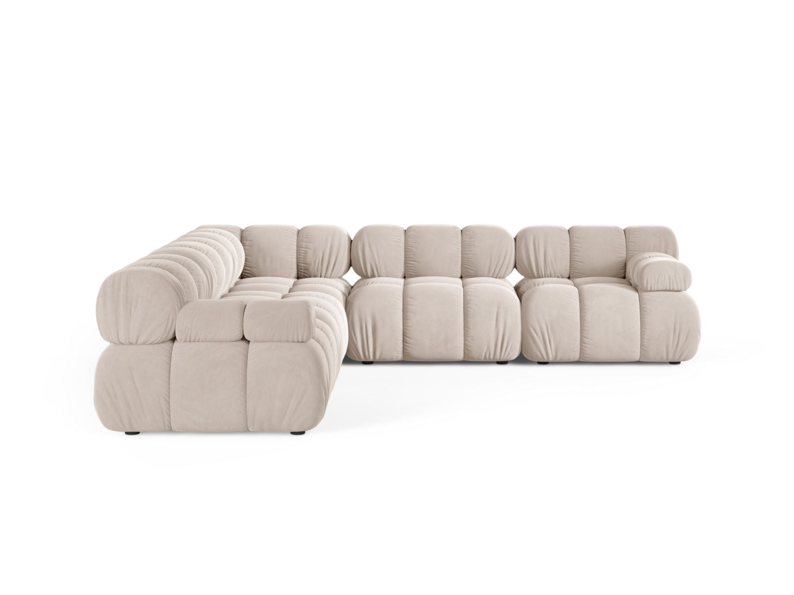 Elegantes 5-Sitzer Ecksofa Symmetric Bellis in sanftem Beige, ideal für stilvolle Wohnräume und gemütliche Abende.