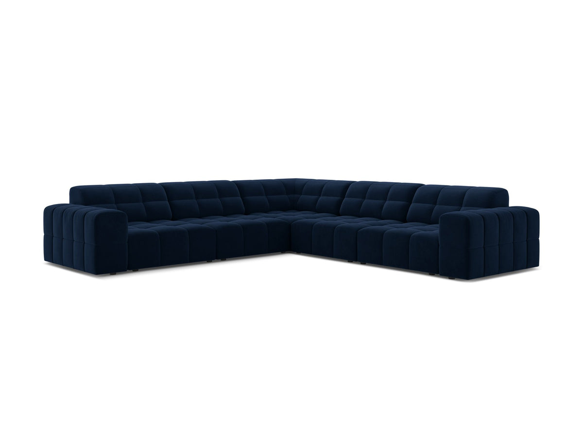 Symmetrisches Ecksofa Jennifer von Micadoni in beige mit Chenille-Bezug, schwarzen Kunststoffbeinen und breiter Sitzfläche.
