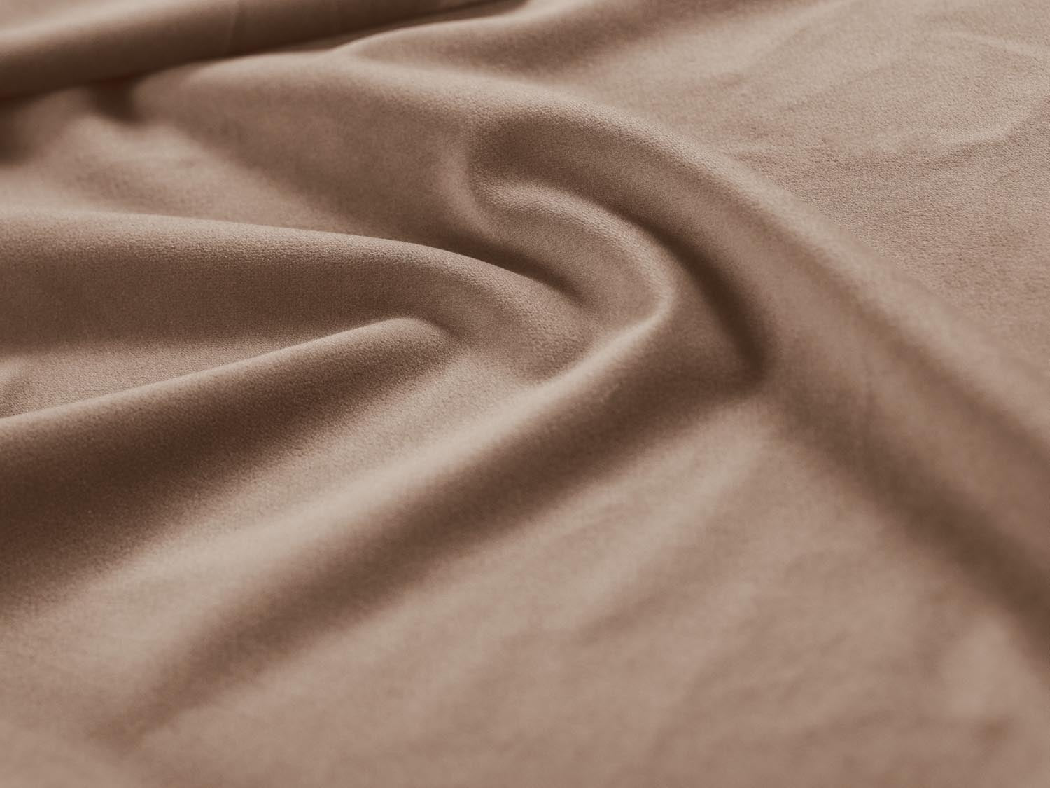 Modernes 6-Sitzer Ecksofa Mamaia aus hochwertigem Velours in elegantem Beige und Schwarz, perfekt für stilvolle Wohnräume.