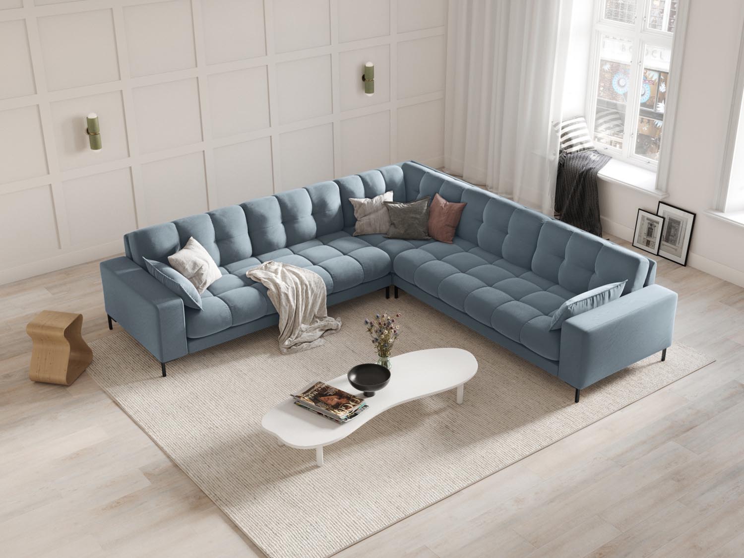 Elegantes Mamaia Velour Ecksofa in symmetrischem Design, ideal für stilvolle Wohnräume, in sanften Blautönen und luxuriösem Velours.