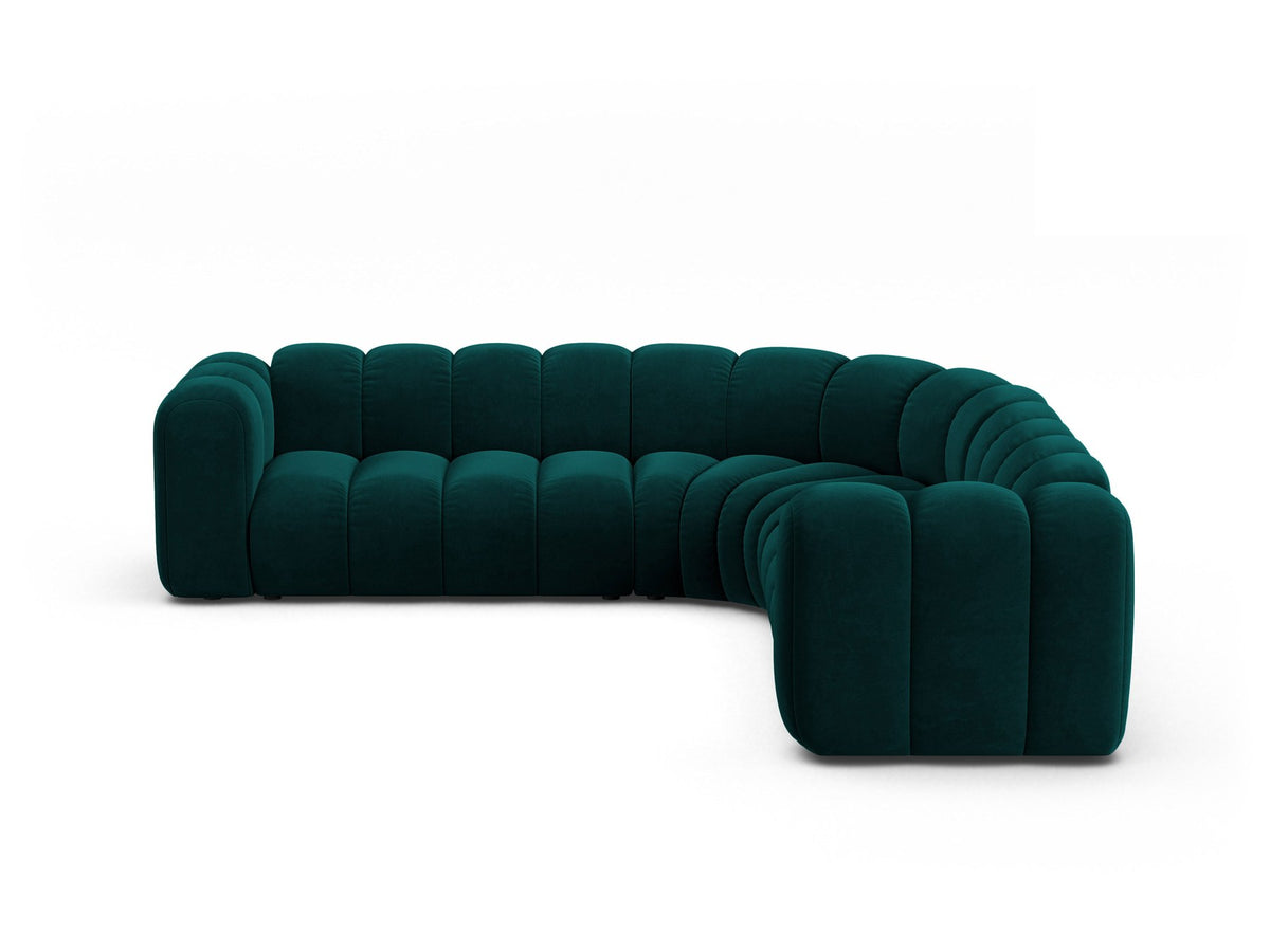 Modulares symmetrisches Ecksofa Lupine von Micadoni in leichtem Beige, Stoffbezug Venus, schwarze Kunststoffbeine, grosszügige Sitzfläche.