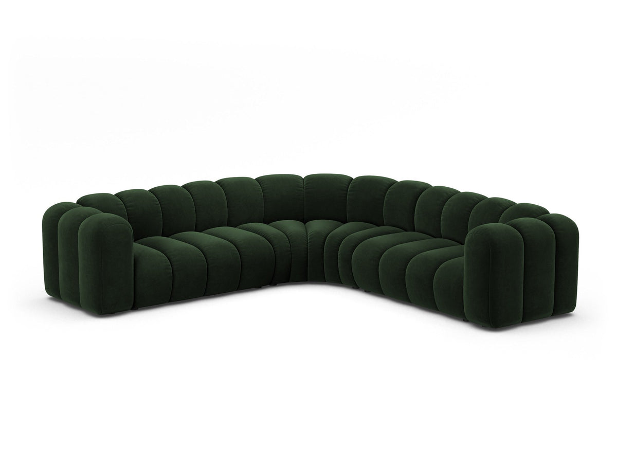Modulares symmetrisches Ecksofa Lupine von Micadoni in leichtem Beige, Stoffbezug Venus, schwarze Kunststoffbeine, grosszügige Sitzfläche.