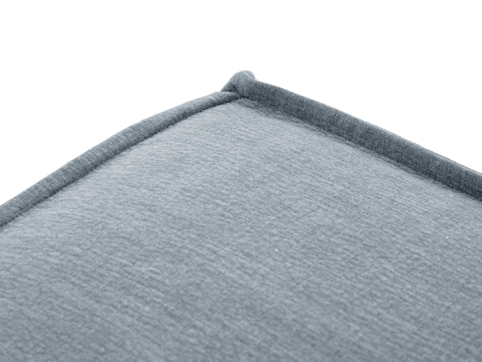 Entdecken Sie das stilvolle Milton Pouf Cover von Micadoni. Hochwertige Materialien vereinen Eleganz und Komfort für Ihr Zuhause.