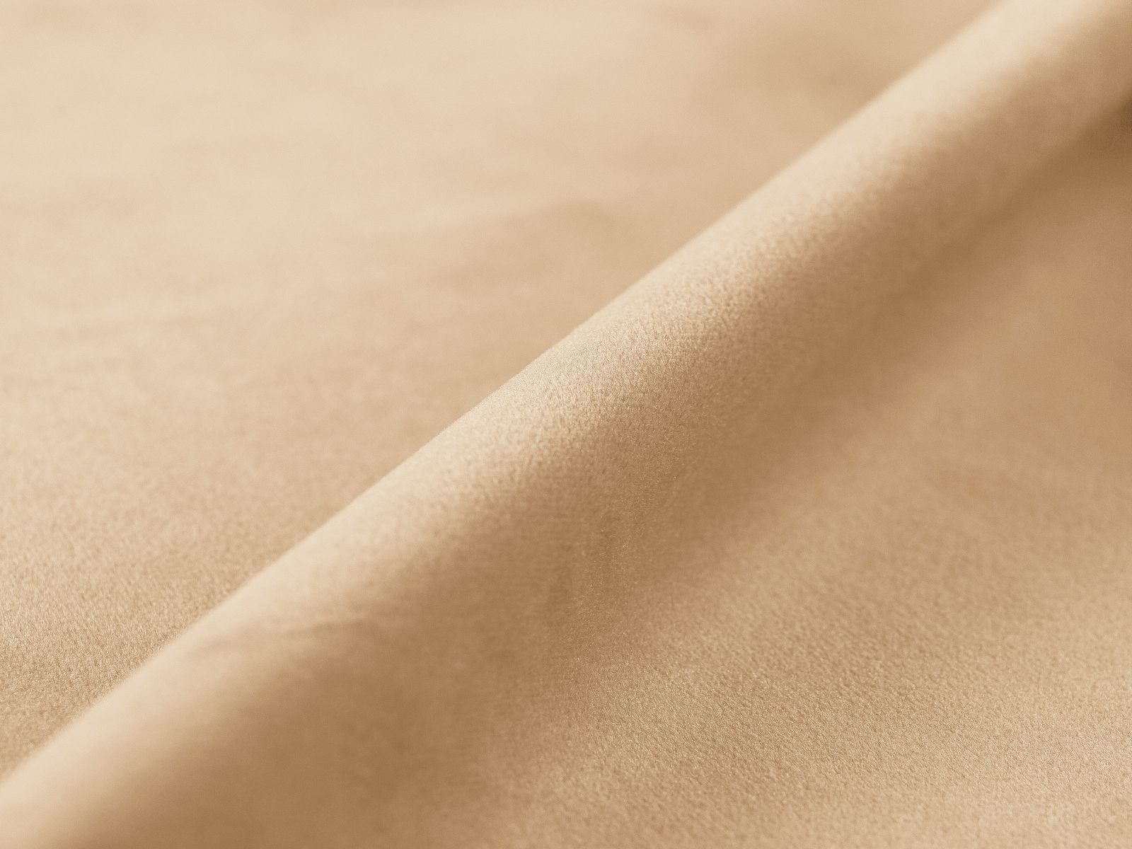 Elegantes Kopfteil Nova in sanftem Nude, ideal für stilvolle Schlafzimmergestaltung. Hochwertige Verarbeitung von Micadoni.