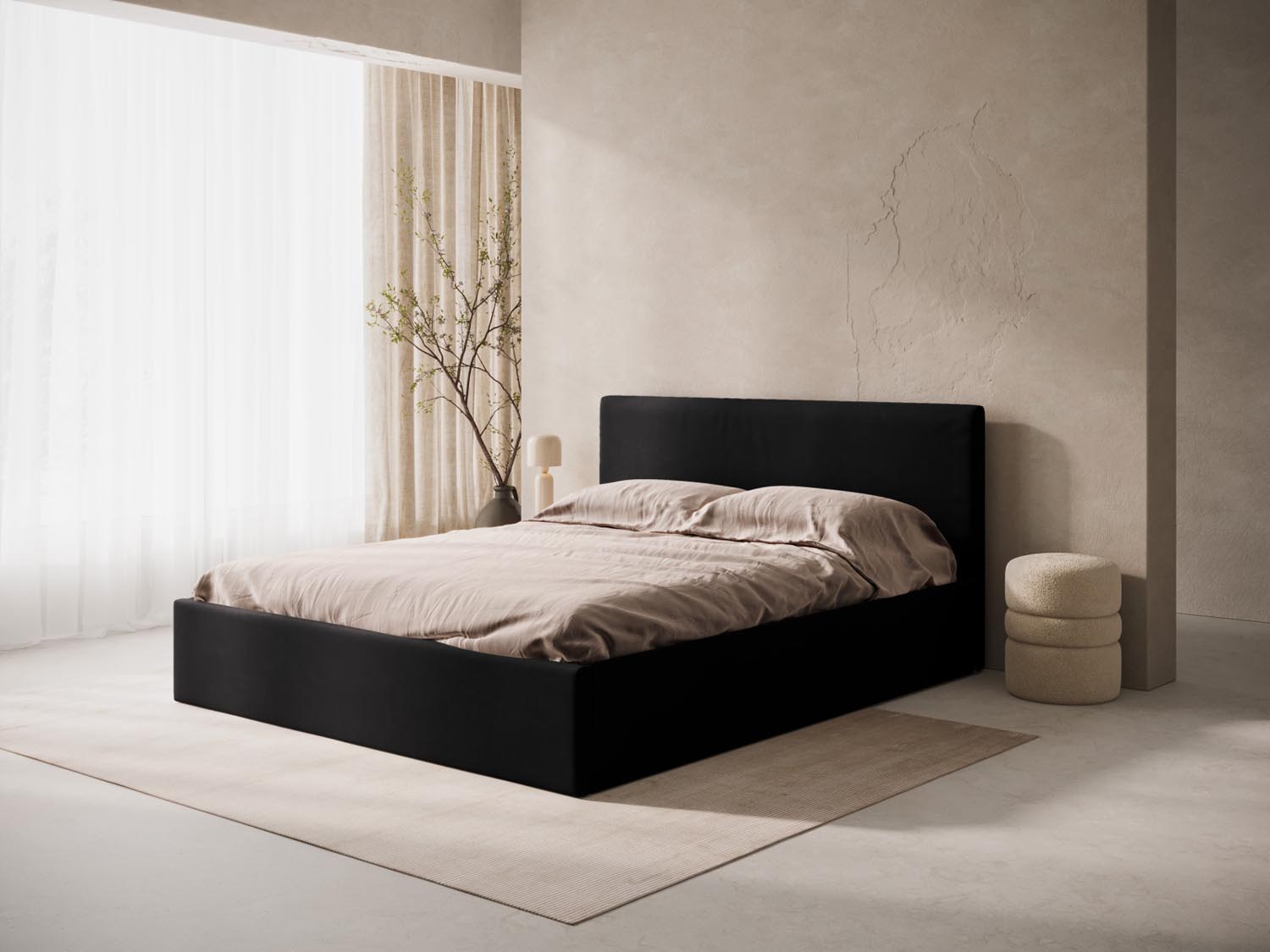 Elegantes schwarzes Velour-Kopfteil von Micadoni, ideal für stilvolle Schlafzimmer und modernes Interieur. Komfort trifft auf zeitloses Design.