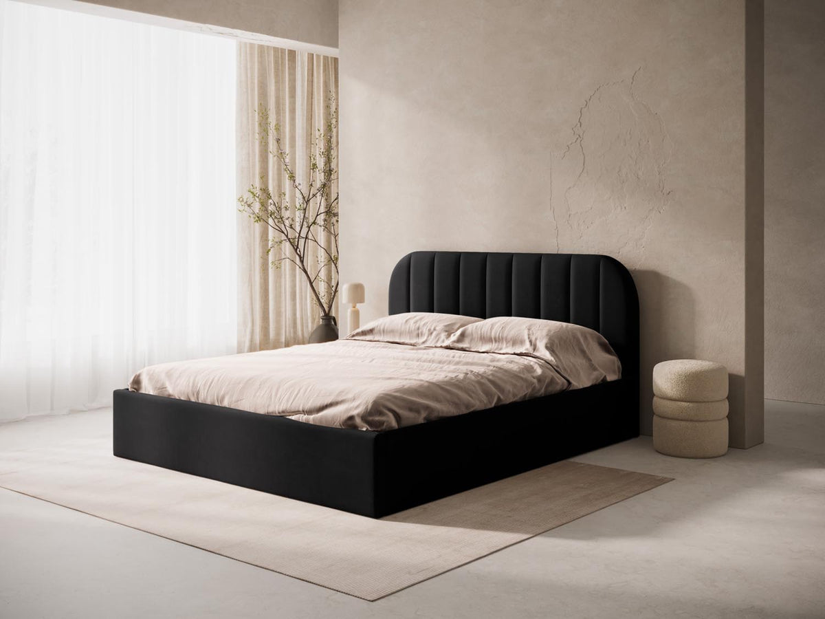 Billy Velour Headboard in Black-Bluvel präsentiert im Onlineshop von KAQTU Design AG. Kopfteile ist von Micadoni