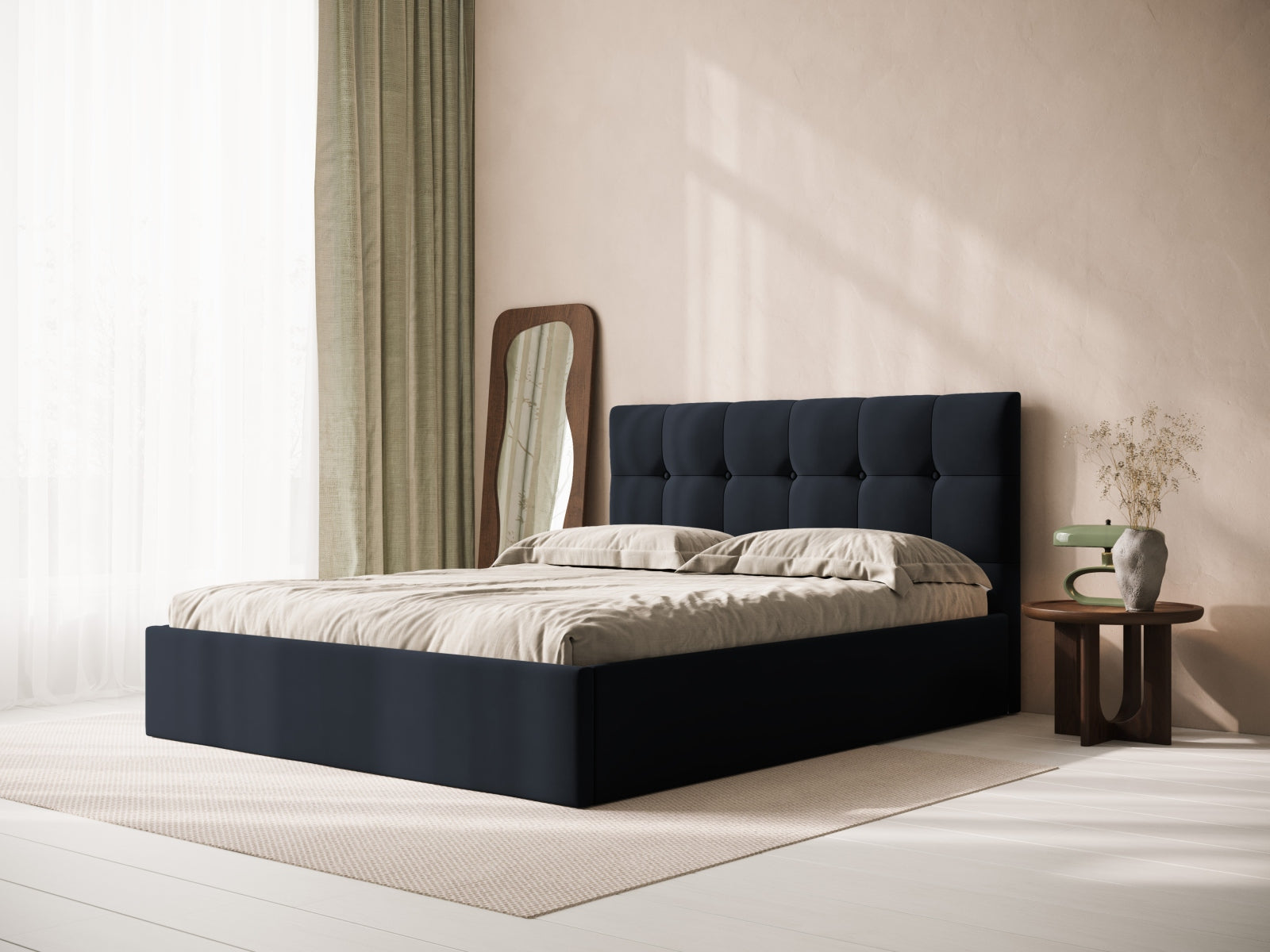 Luxuriöses Phaedra Velour Kopfteil in tiefem Blau, perfekt für moderne Schlafzimmer und eine einladende, elegante Raumgestaltung.
