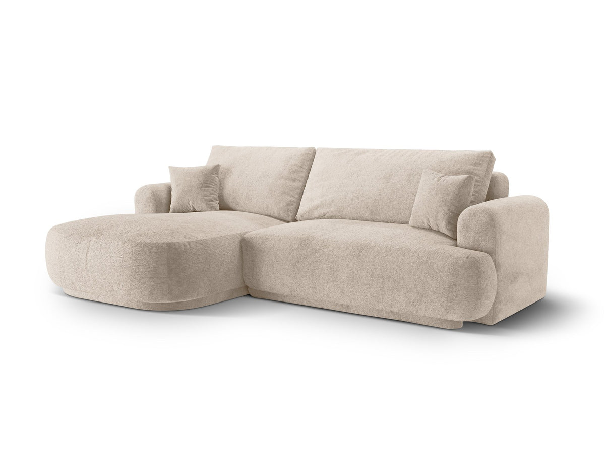 Ecksofa Ella von Micadoni in Leichtes Beige mit Veloursstoff-Bezug, schwarzen Kunststoffbeinen und ausklappbarer Liegefläche links, Retro-Form.