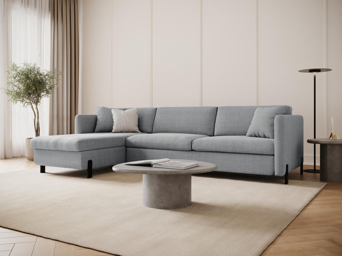 Gloria Ecksofa links mit Schlaffunktion und Stauraum 4 Sitzer in Light Grey-Bjorn präsentiert im Onlineshop von KAQTU Design AG. Bettsofa links ist von Micadoni
