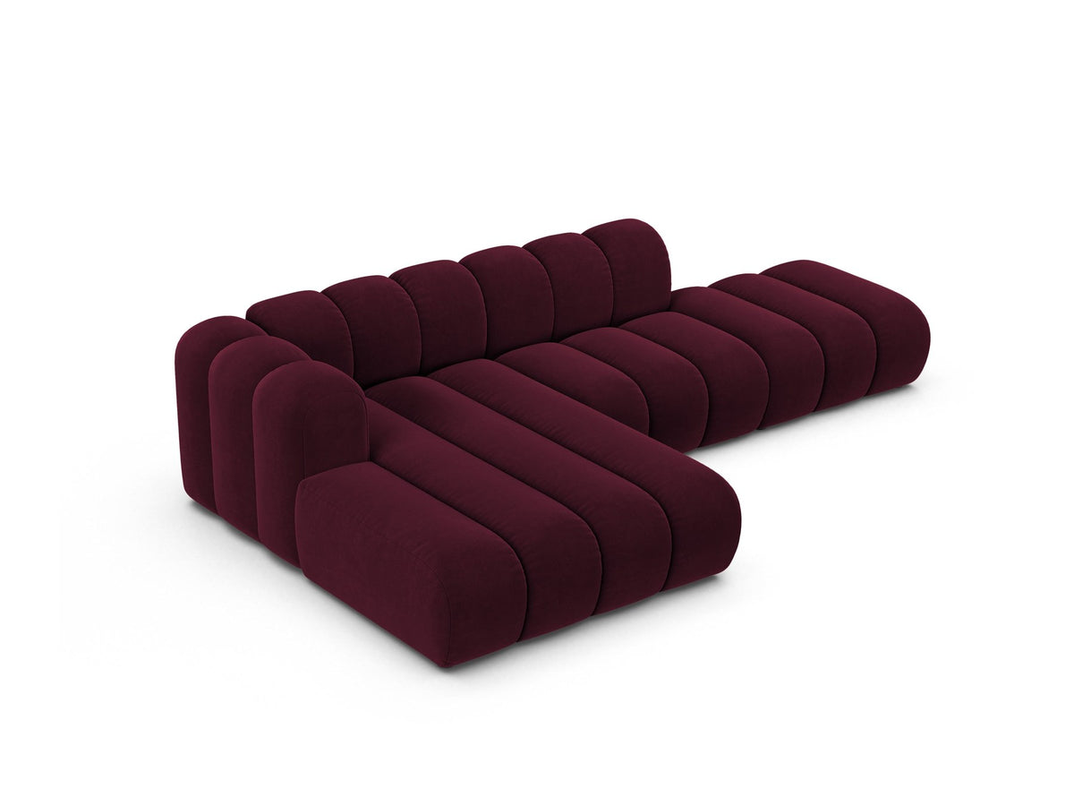 Lupine Linkes Ecksofa von Micadoni in Leichtes Beige, L-Form mit Venus Samtstoff-Bezug und schwarzen Kunststoffbeinen, Frontansicht.