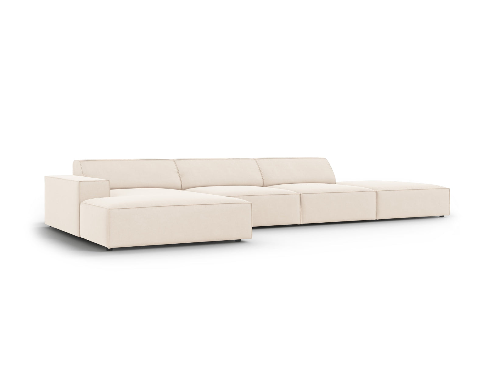 Elegantes, modulares Ecksofa Jodie in warmem Beige, ideal für stilvolle Wohnräume. 5-Sitzer von Micadoni bietet großzügigen Komfort und modernes Design.