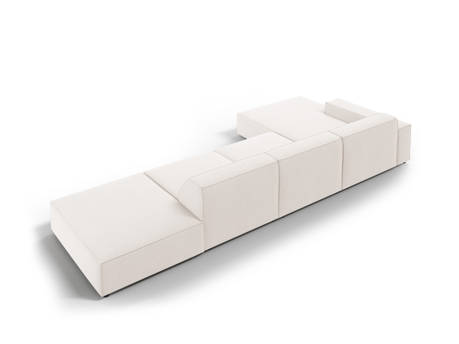 Elegantes, modulares 5-Sitzer Ecksofa Jodie in sanftem Beige, ideal für gemütliche Abende und gesellige Treffen im Wohnbereich.