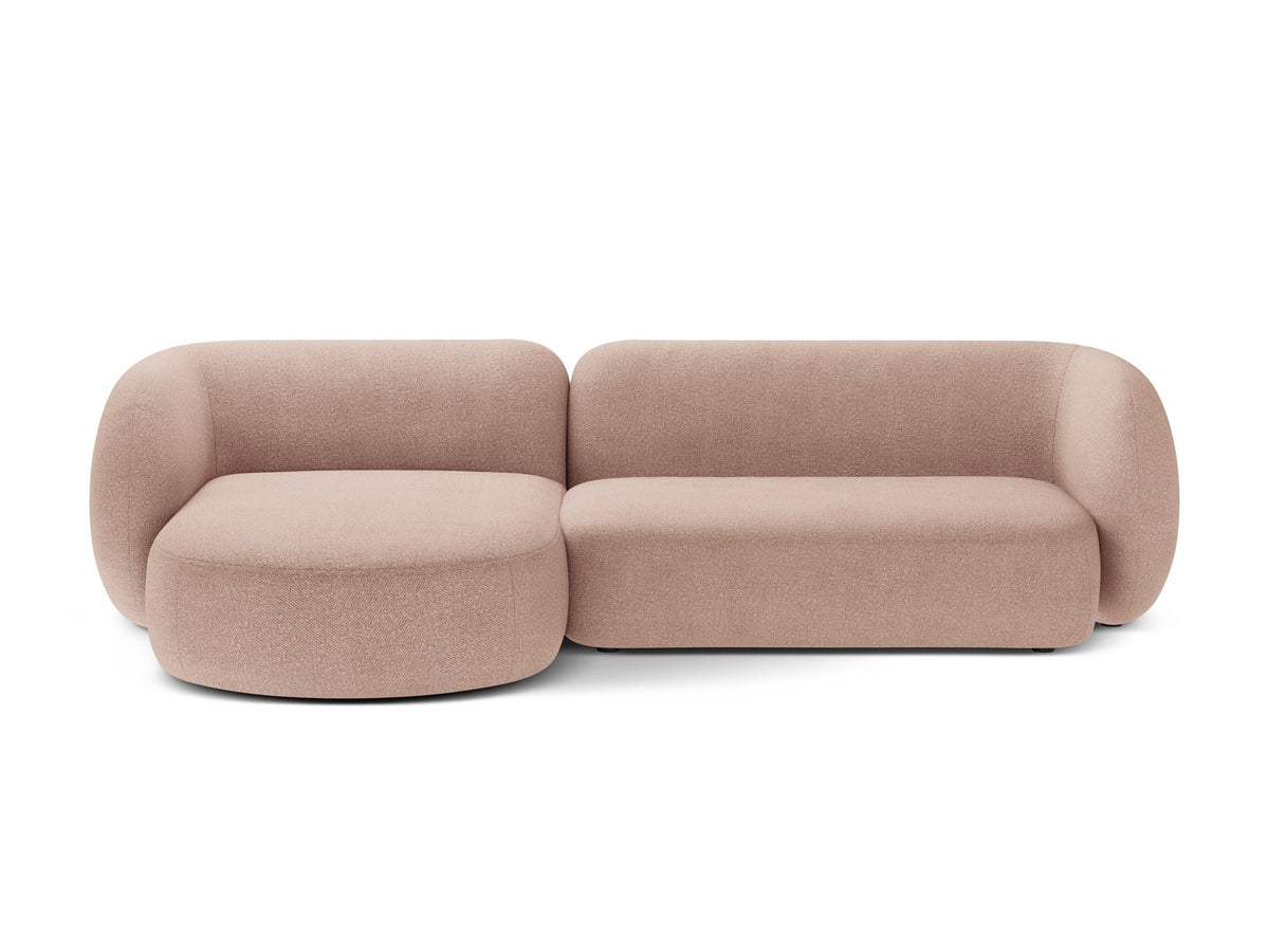 Produktfoto des weissen Kate Ecksofas links von Micadoni mit Bouclé-Stoffbezug, schwarzen Kunststoffbeinen und niedriger Rückenlehne.