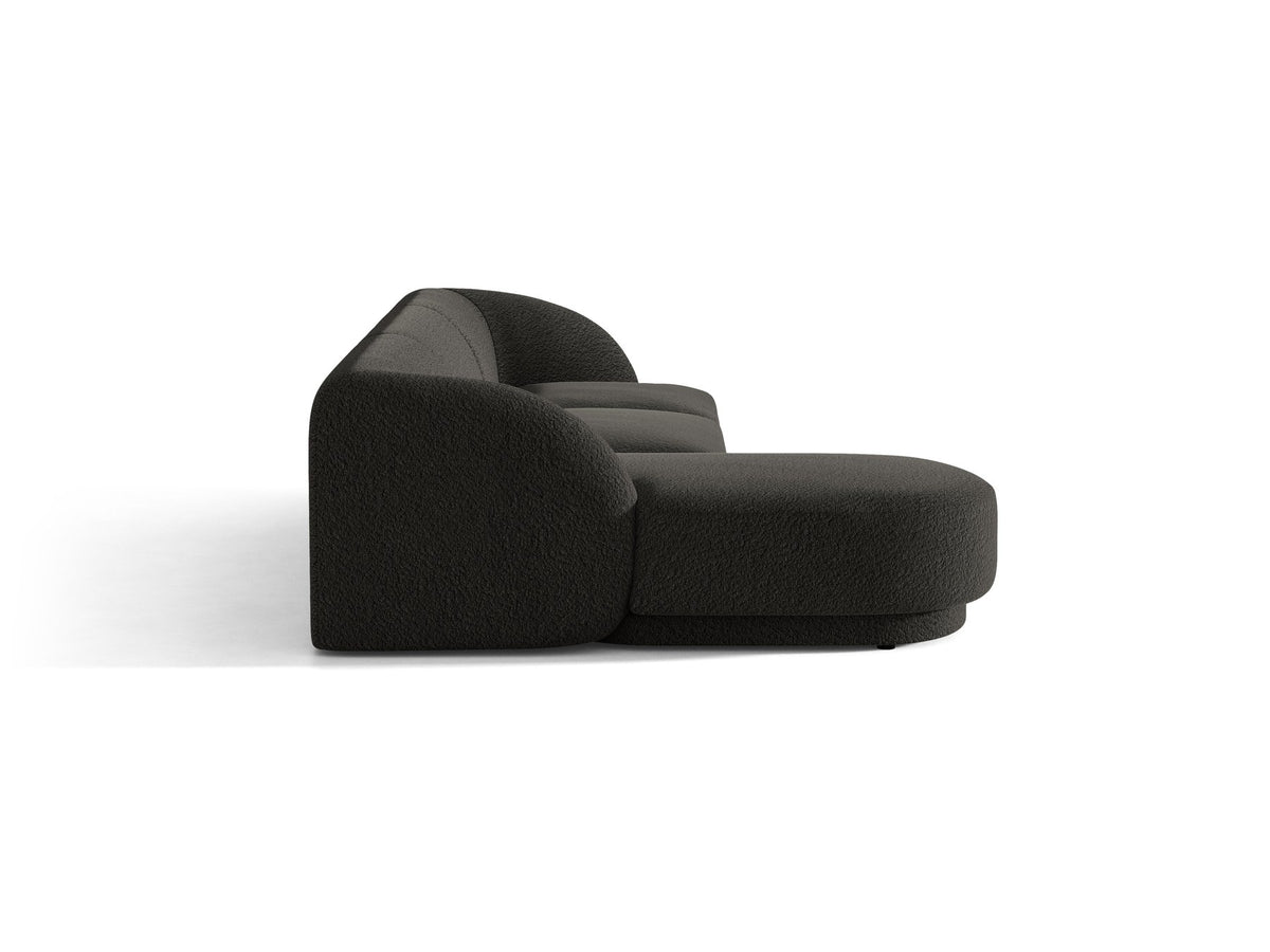 Miley Linkes Ecksofa von Micadoni, L-Sofa links in Dunkelbeige mit Bluvel-Stoffbezug und schwarzen Kunststoffbeinen, Frontalansicht.