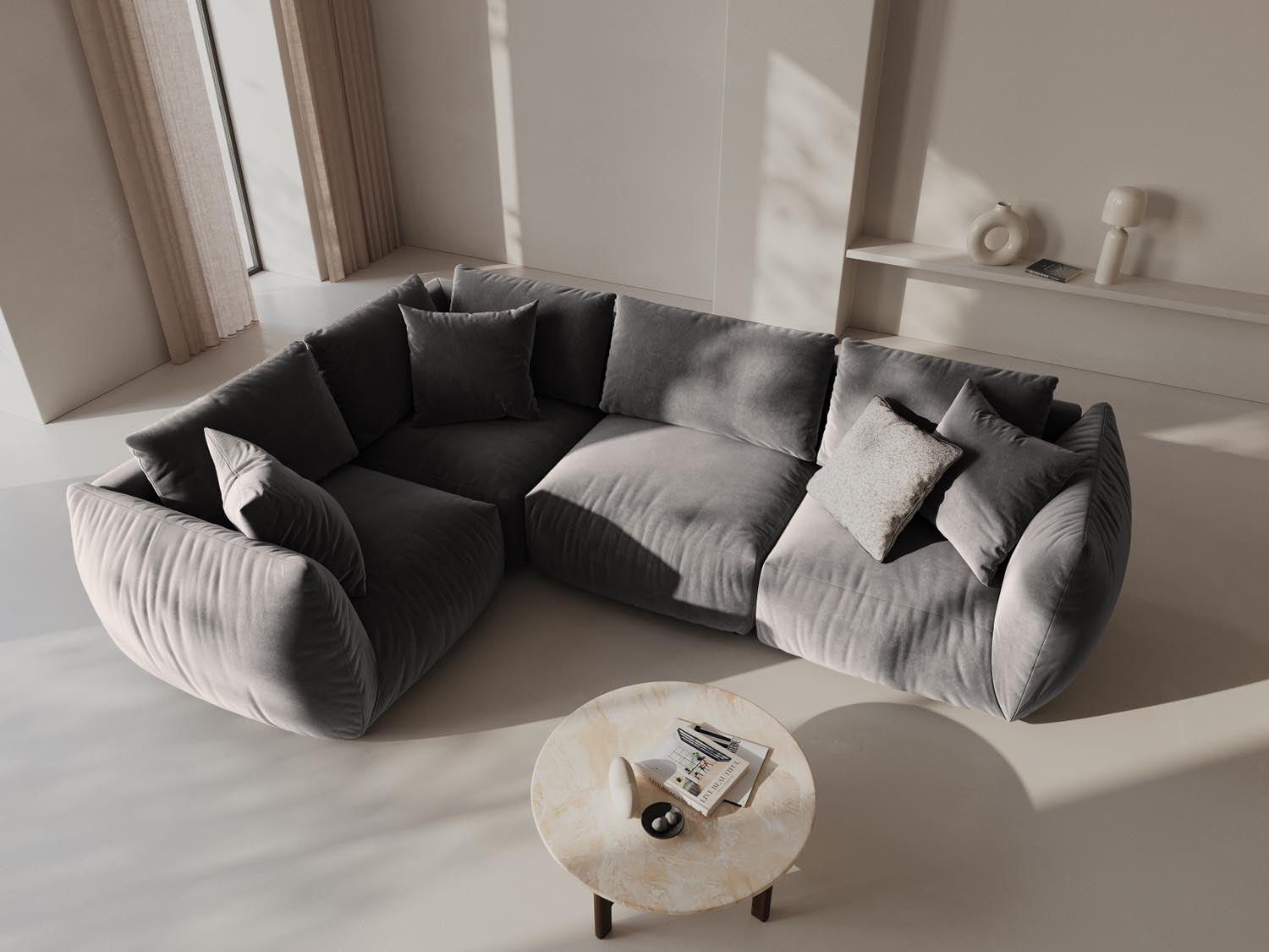 Elegantes Chris Velour Ecksofa in Grau, ideal für stilvolle Wohnräume. Komfortables 4-Sitzer Design von Micadoni.
