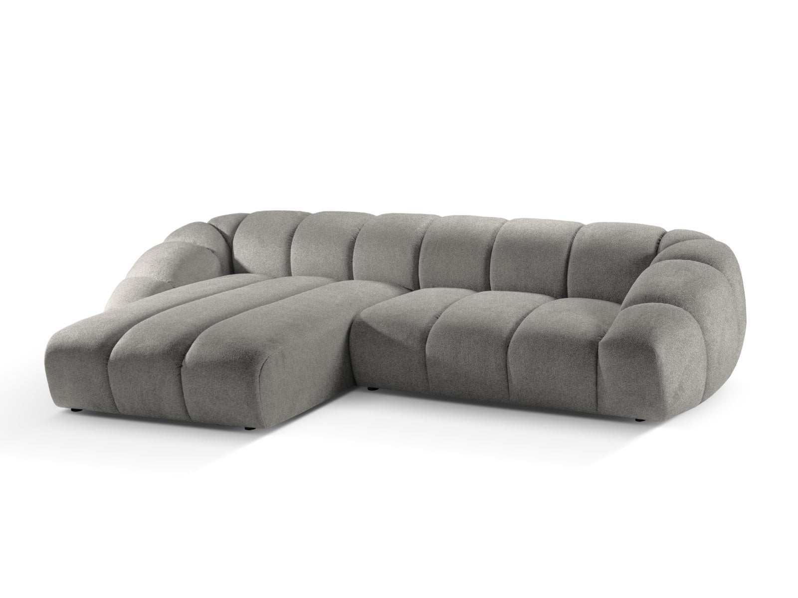 Elegantes 4-Sitzer Ecksofa Diana links in hellem Grau, ideal für stilvolle Wohnzimmer. Bietet hohen Komfort und ein modernes Design.