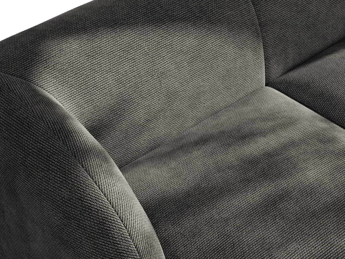 Miley Linkes Ecksofa von Micadoni, L-Sofa links in Dunkelbeige mit Bluvel-Stoffbezug und schwarzen Kunststoffbeinen, Frontalansicht.