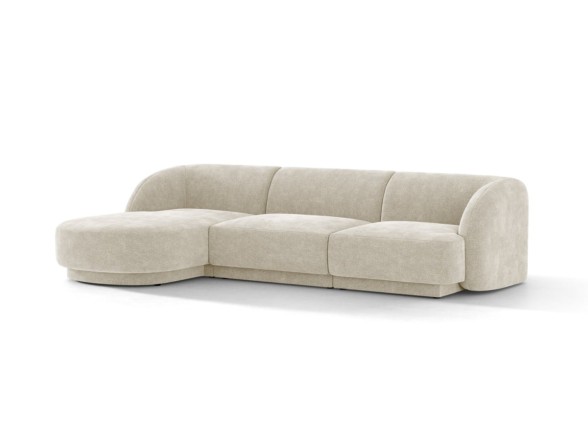 Miley Linkes Ecksofa von Micadoni, L-Sofa links in Dunkelbeige mit Bluvel-Stoffbezug und schwarzen Kunststoffbeinen, Frontalansicht.