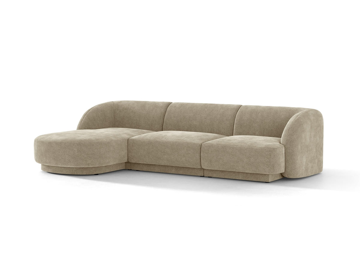 Miley Linkes Ecksofa von Micadoni, L-Sofa links in Dunkelbeige mit Bluvel-Stoffbezug und schwarzen Kunststoffbeinen, Frontalansicht.