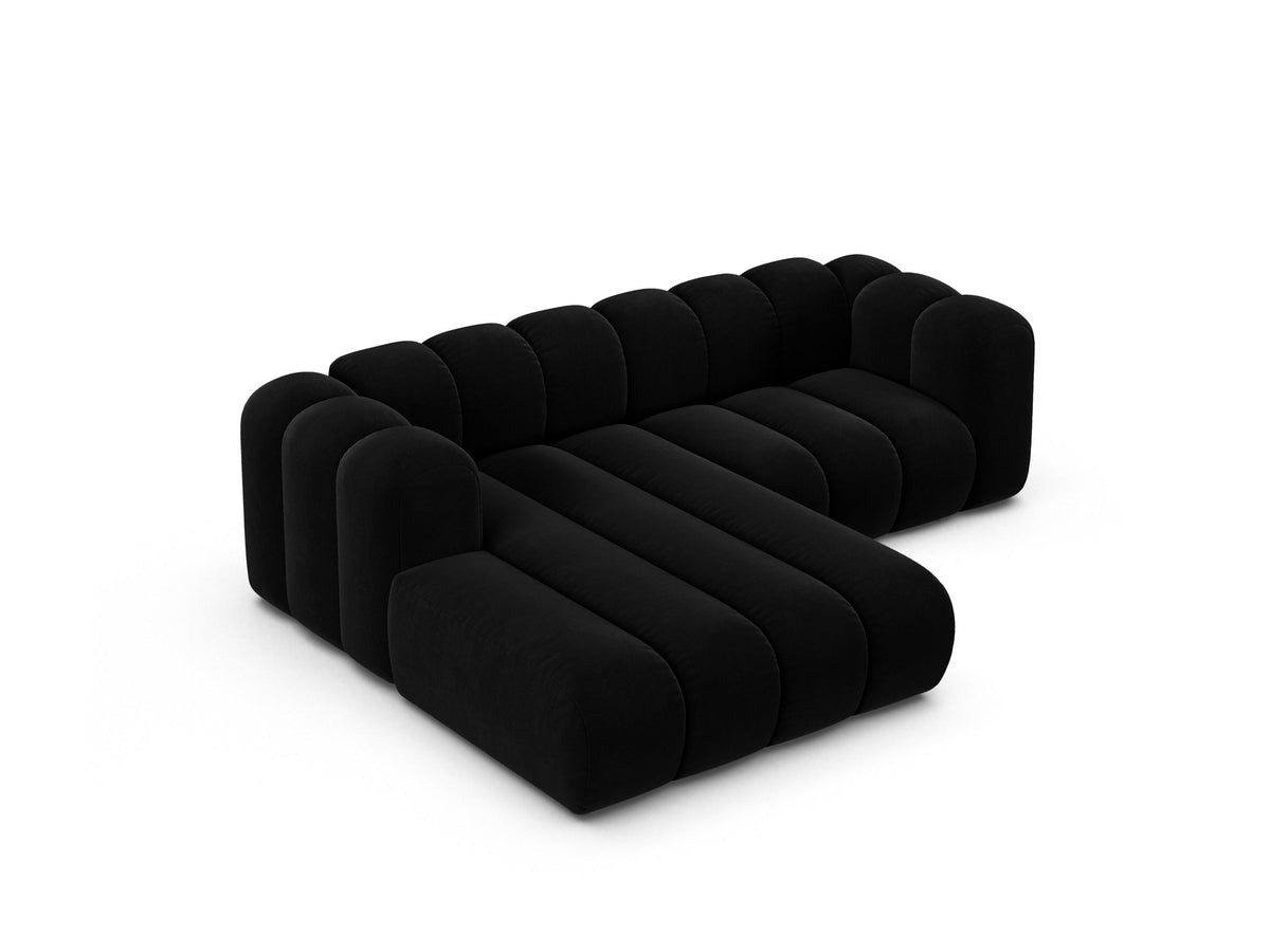 Lupine Linkes Ecksofa von Micadoni in Beige, L-förmiges Ecksofa mit Samtstoff Venus, schwarzen Kunststoffbeinen, Ausrichtung links.