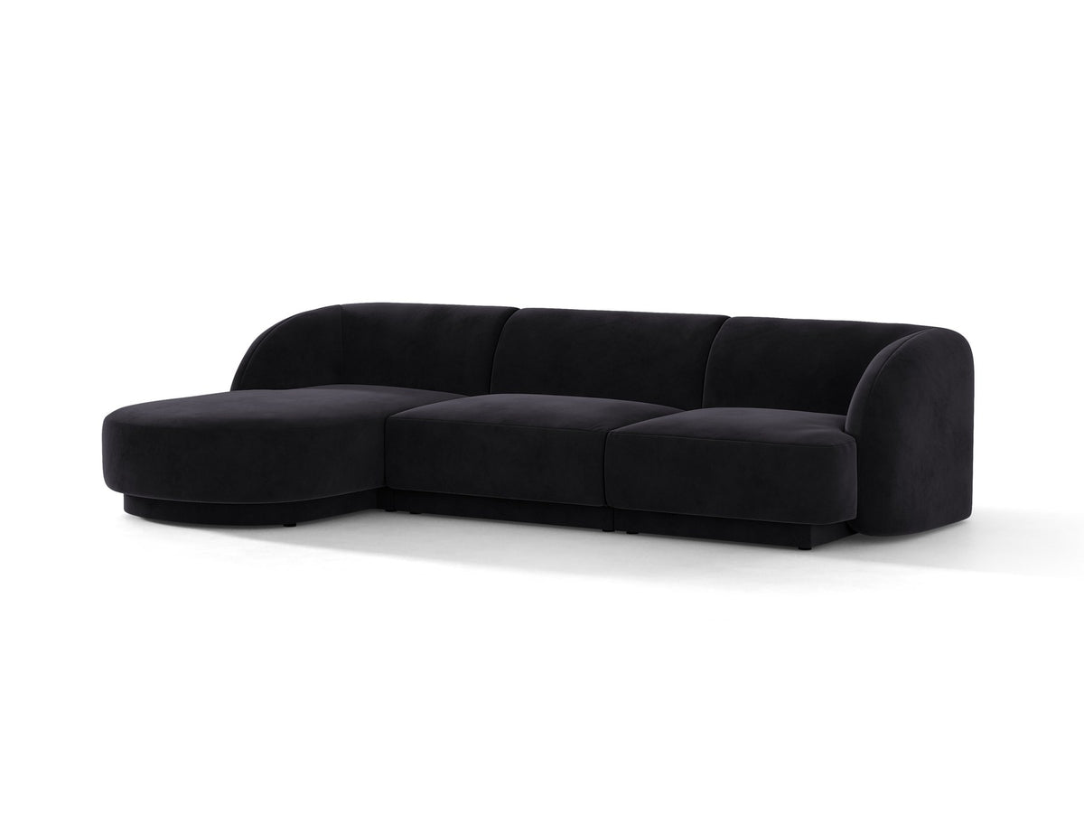 Miley Linkes Ecksofa von Micadoni, L-Sofa links in Dunkelbeige mit Bluvel-Stoffbezug und schwarzen Kunststoffbeinen, Frontalansicht.