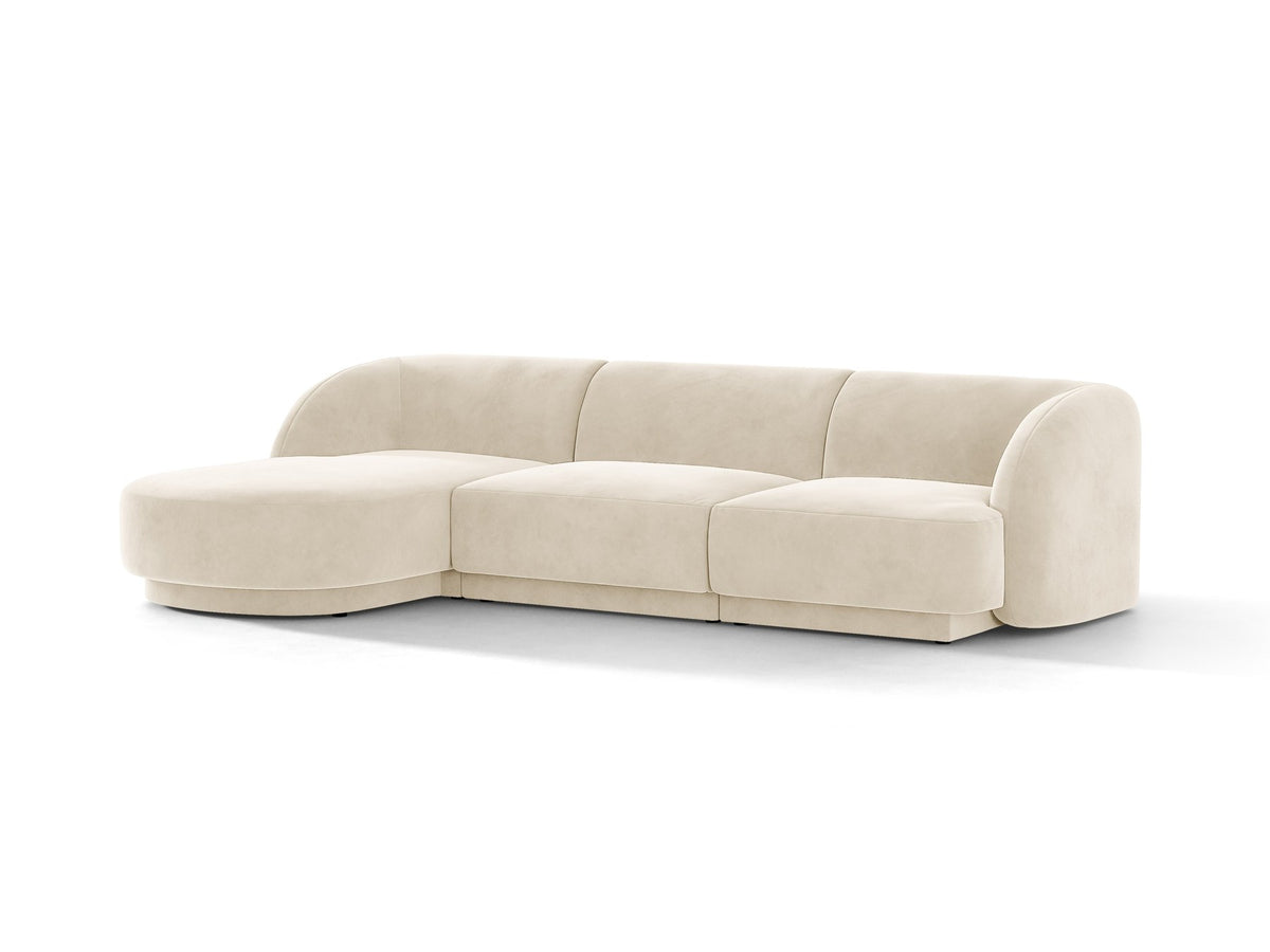 Miley Linkes Ecksofa von Micadoni, L-Sofa links in Dunkelbeige mit Bluvel-Stoffbezug und schwarzen Kunststoffbeinen, Frontalansicht.