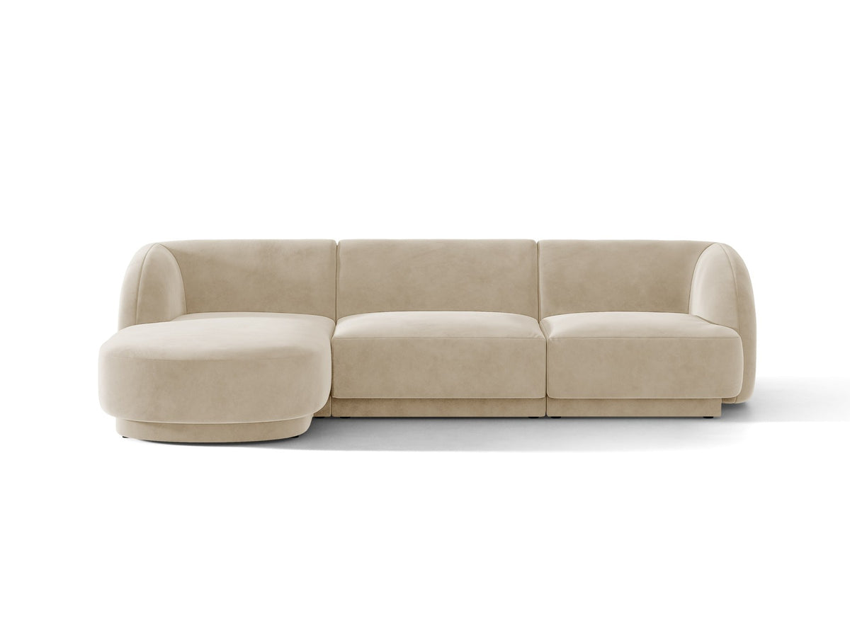 Miley Linkes Ecksofa von Micadoni, L-Sofa links in Dunkelbeige mit Bluvel-Stoffbezug und schwarzen Kunststoffbeinen, Frontalansicht.