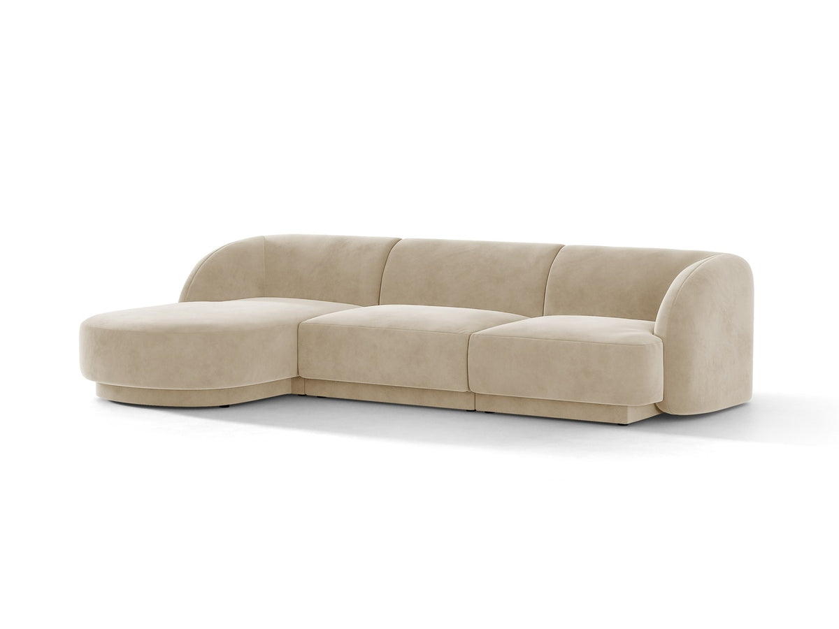 Miley Linkes Ecksofa von Micadoni, L-Sofa links in Dunkelbeige mit Bluvel-Stoffbezug und schwarzen Kunststoffbeinen, Frontalansicht.