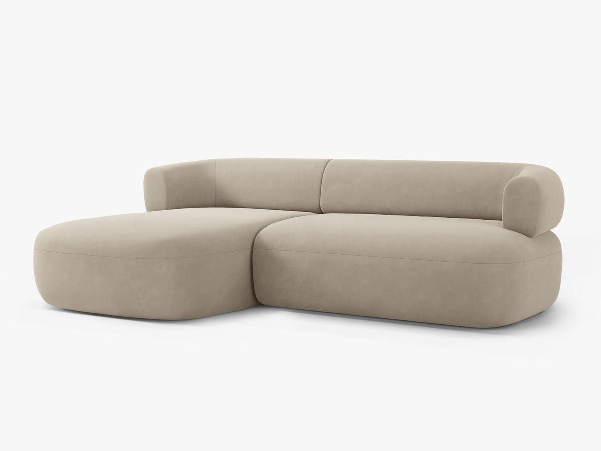 Jenny Velour Ecksofa links 5 Sitzer in Beige-Salvador präsentiert im Onlineshop von KAQTU Design AG. L-Sofa links ist von Micadoni