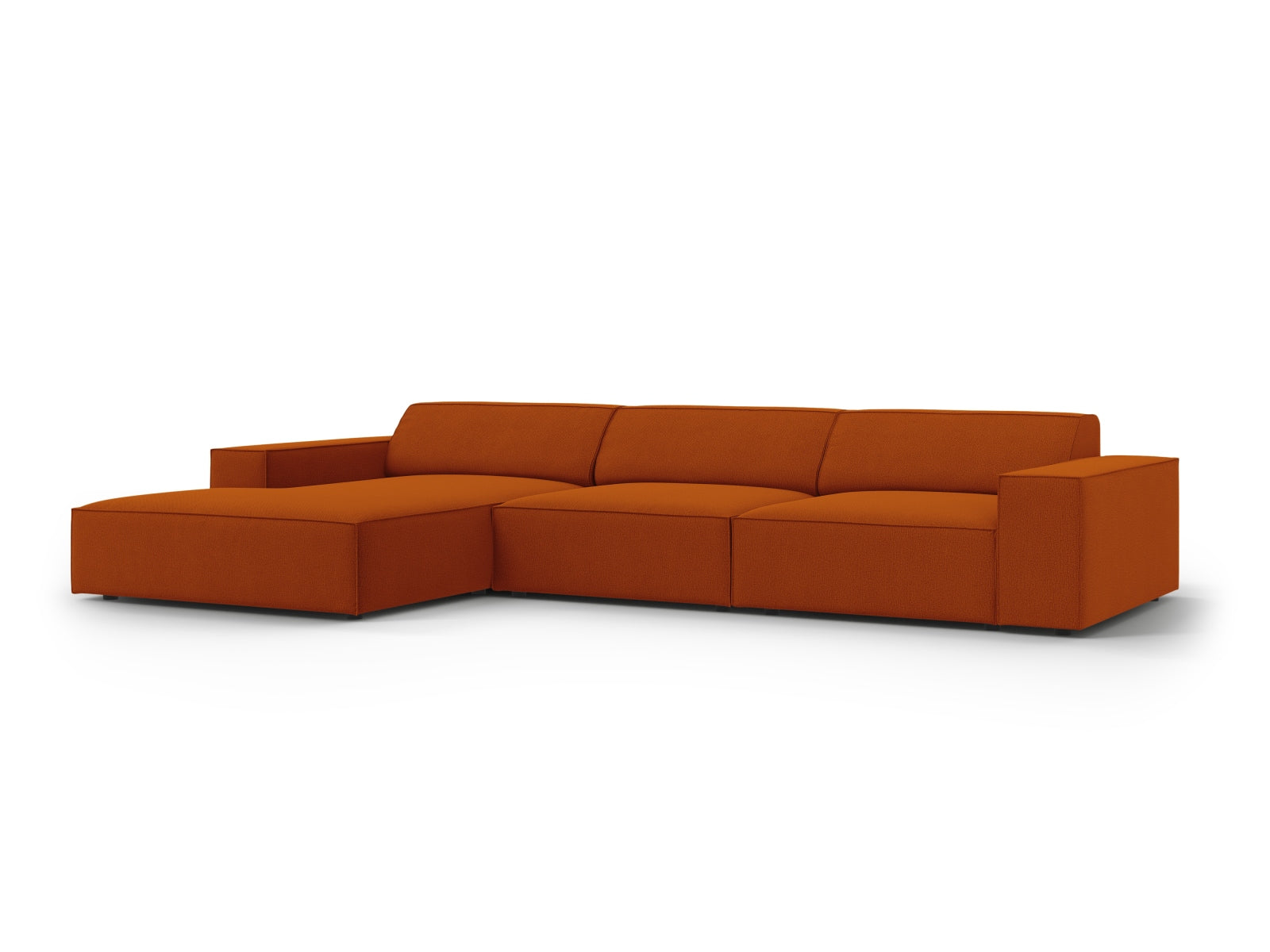 Elegantes, terracotta-farbenes L-Sofa von Micadoni, modulares Design für 4 Personen, vereint modernen Stil und hohen Sitzkomfort.