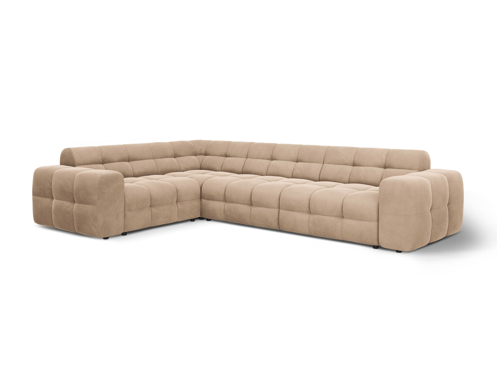 Modernes Kendal Velour Ecksofa in sanftem Almond Beige, perfekt für großzügige Wohnzimmer. Bietet Platz für bis zu 6 Personen.